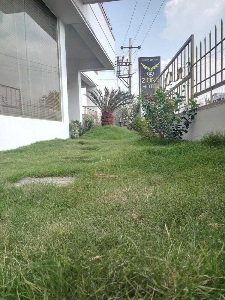 Фото Zions Hotel