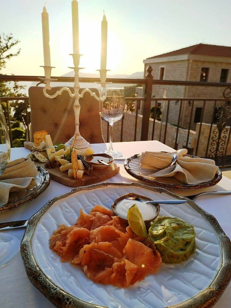 Фото Oak Leaf Residences