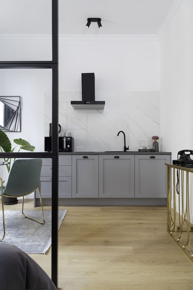 Фото Pierrot & Pierrette Apartments