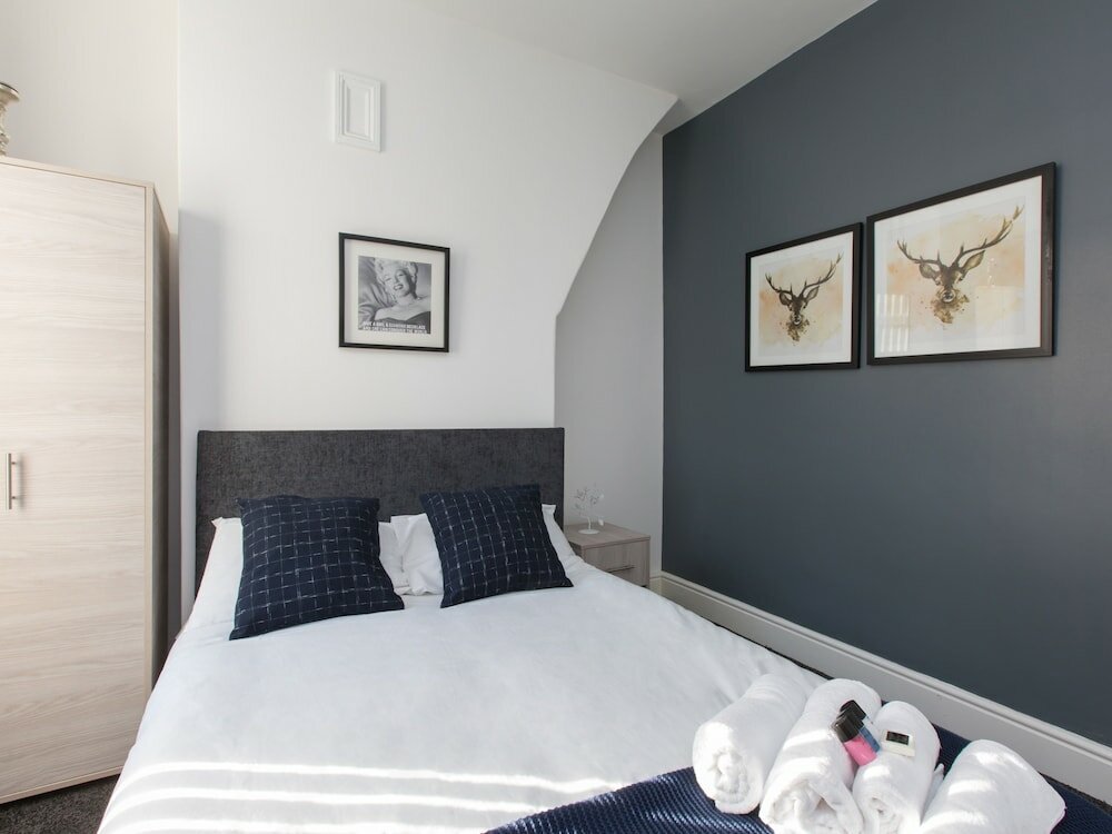 Фото Townhouse Plus @ 166 Edleston Road Crewe