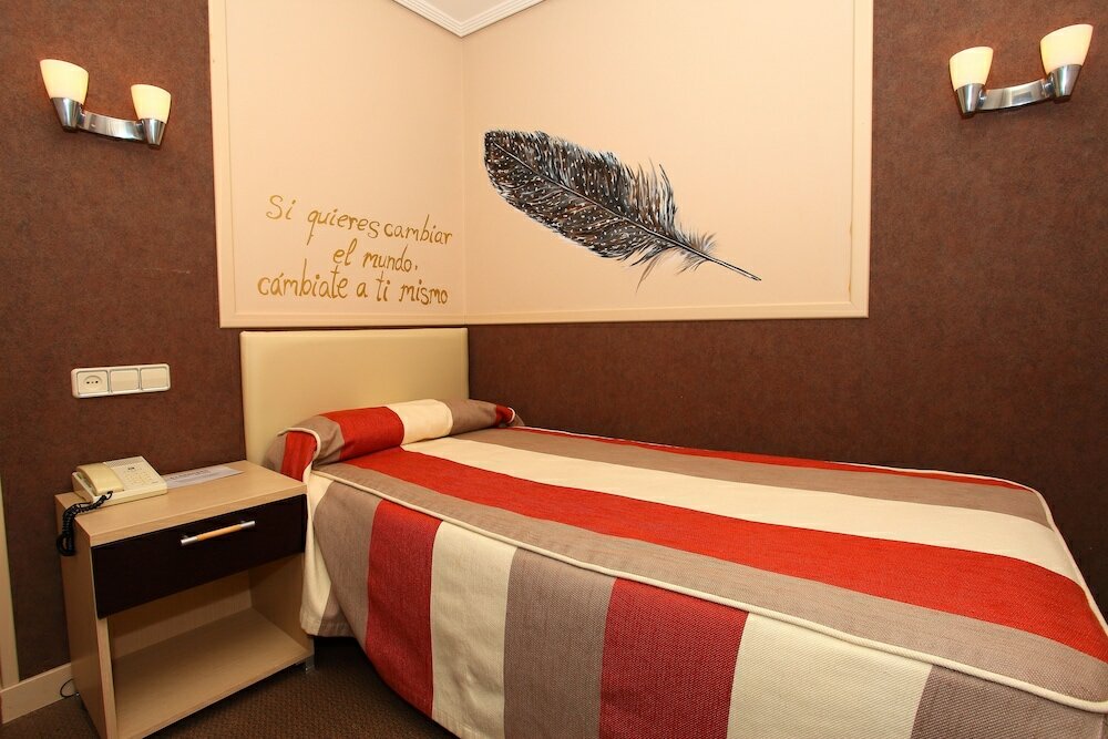 Фото Hotel Monasterio de Leyre