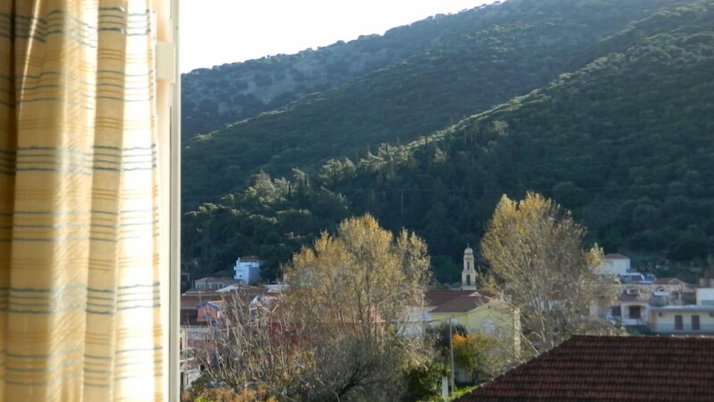 Фото Logaras Apartments