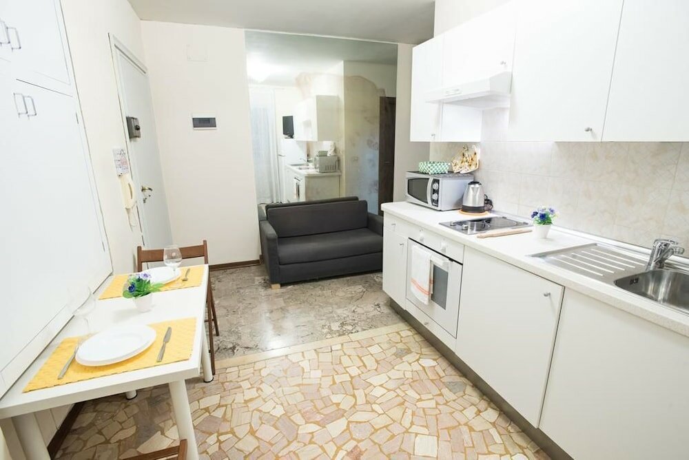 Фото Studio Hosts 2 VIA San Gervasio Flat in Bo