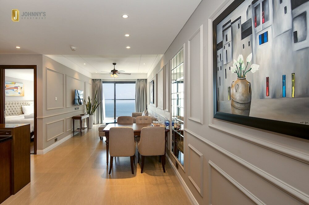 Фото Johnny's Luxury Apartments