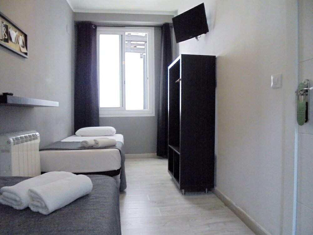 Фото Easy Sants by Bossh Hotels