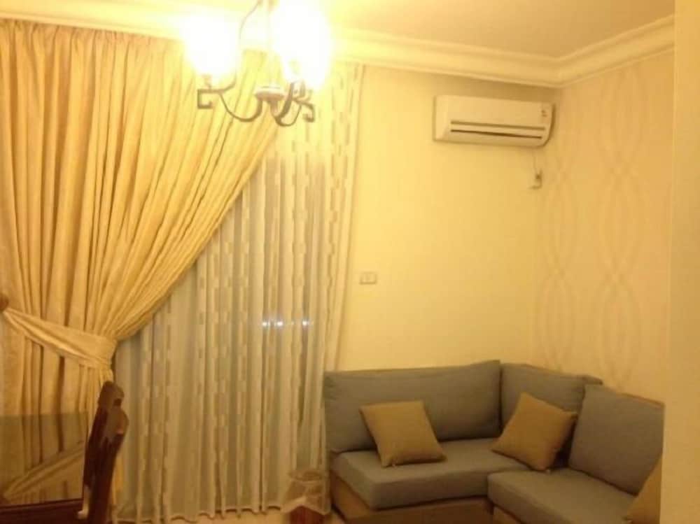 Фото Golden Palace Hotel Apartments