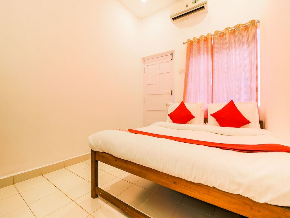 Фото Oyo 22056 Arambol Plaza Beach Resort