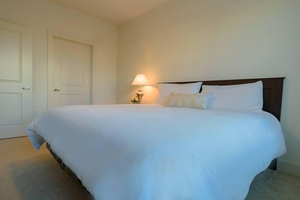 Фото Urbanlights at Legacy West