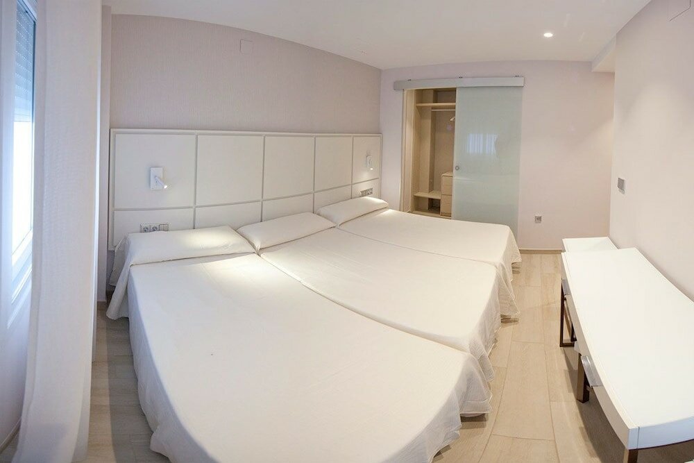 Фото Hostal Loimar