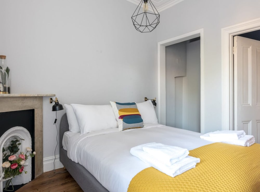 Фото Stunning Flat Near the Beach & Trains