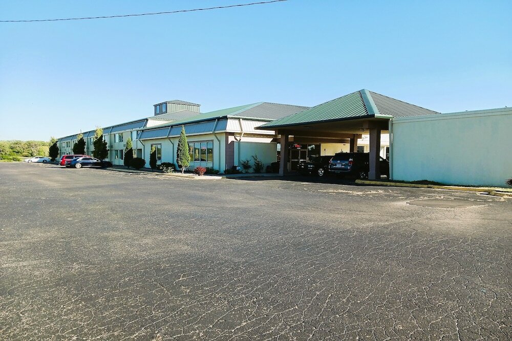 Фото USA Inn Junction City Near Fort Riley