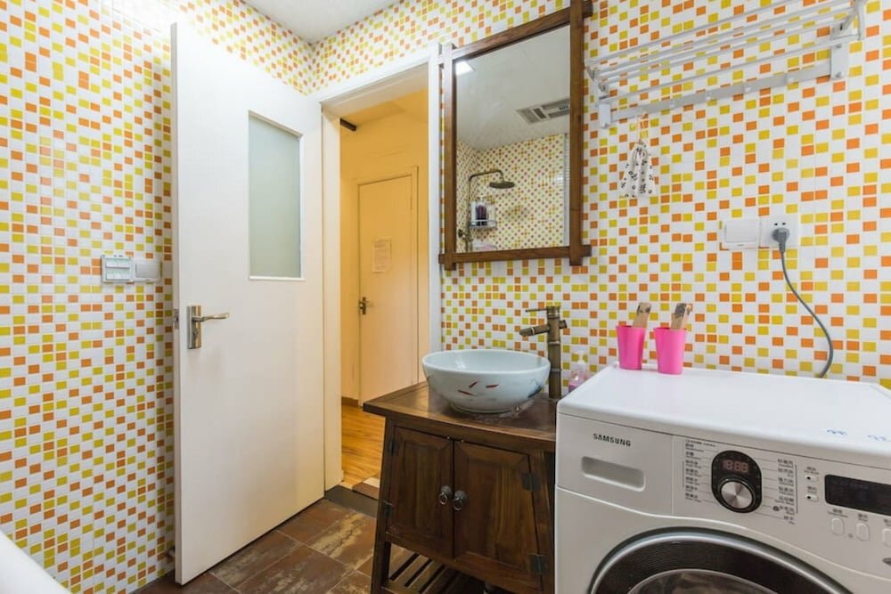 Фото Shanghai Yanshe Huashan Road Branch