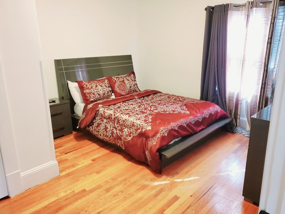 Фото Upscaled Home in a Quiet Neighborhood