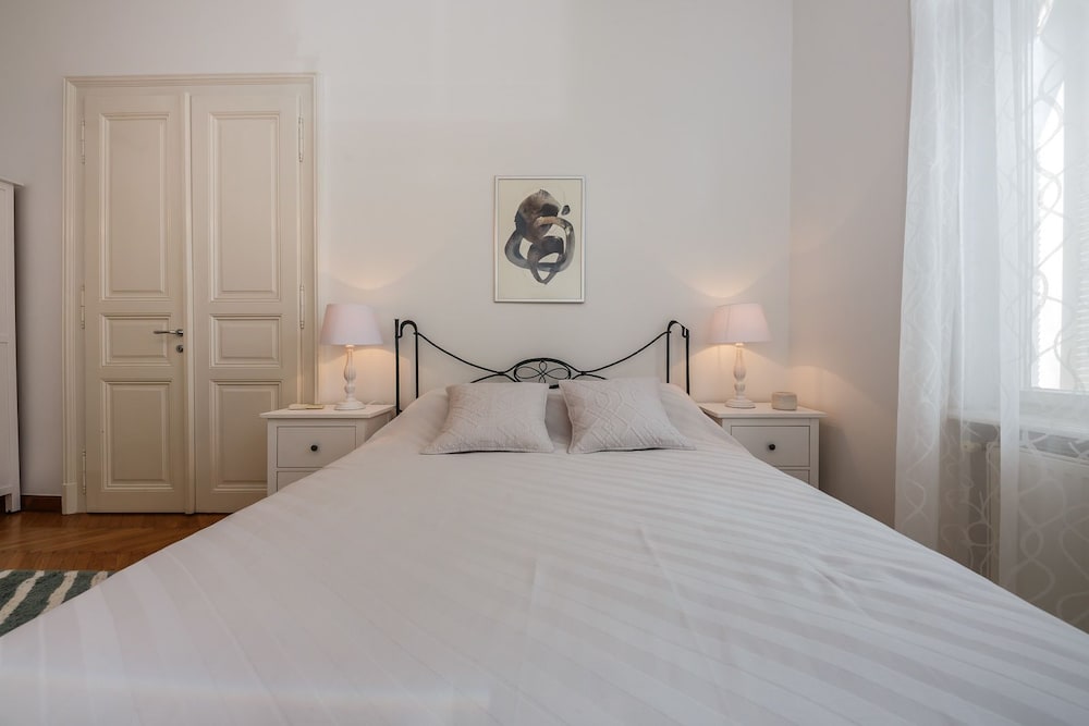 Фото Best Luxury apt in Zagreb for 16 ppl