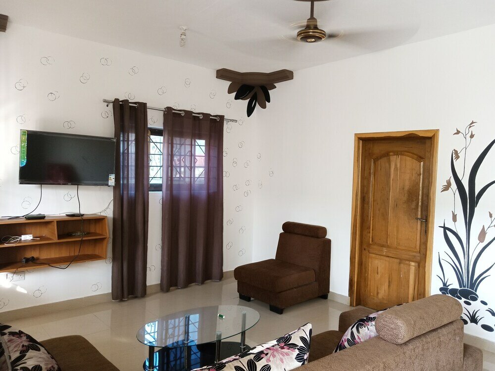 Фото Ronna apartments at Lakeside Estates