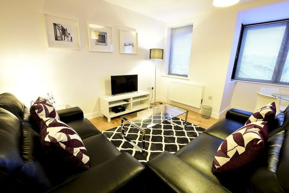 Фото Roomspace Apartments -Kirk Court