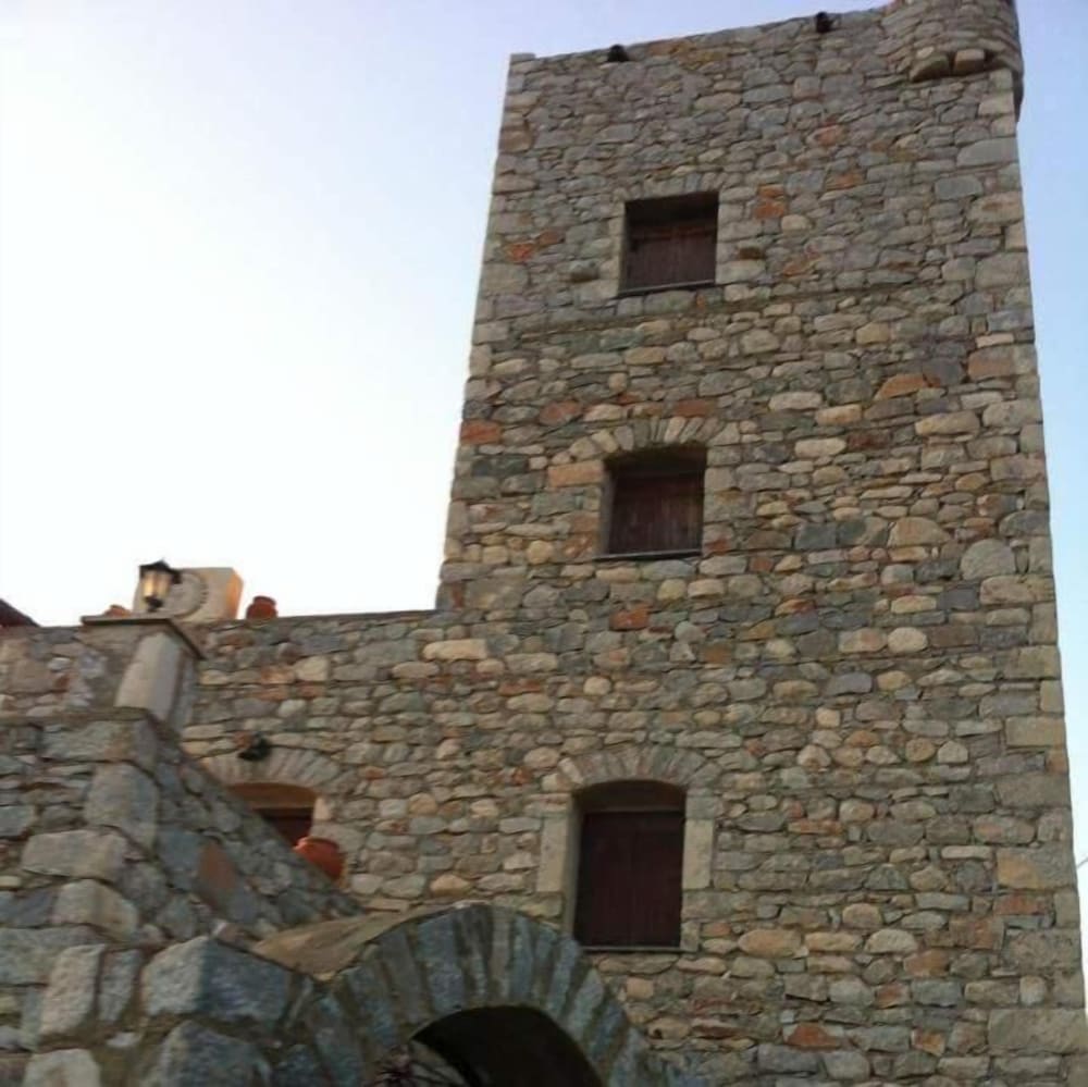 Фото Charouda Stone Tower