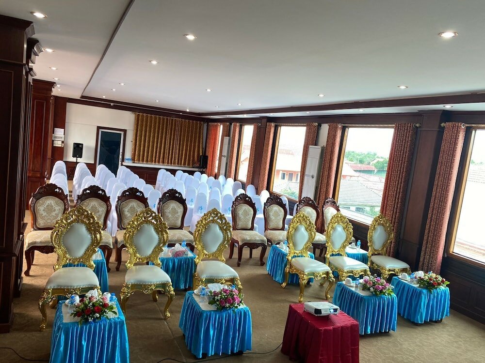 Фото Anoulackkhenlao Hotel