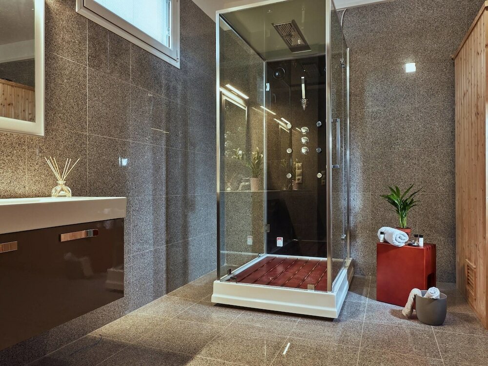 Фото Mont Bleu Luxury Villa