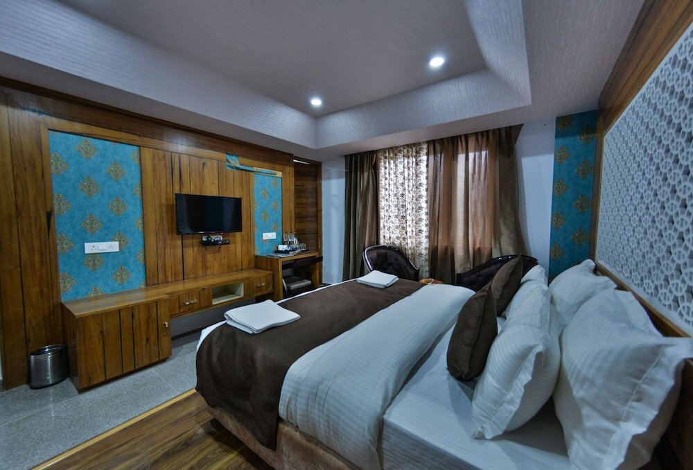 Фото Hotel The Montreal Srinagar