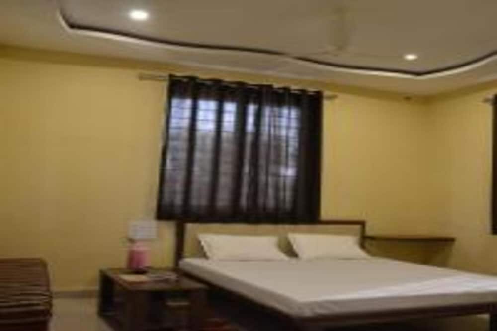 Фото Hotel Fun N Food