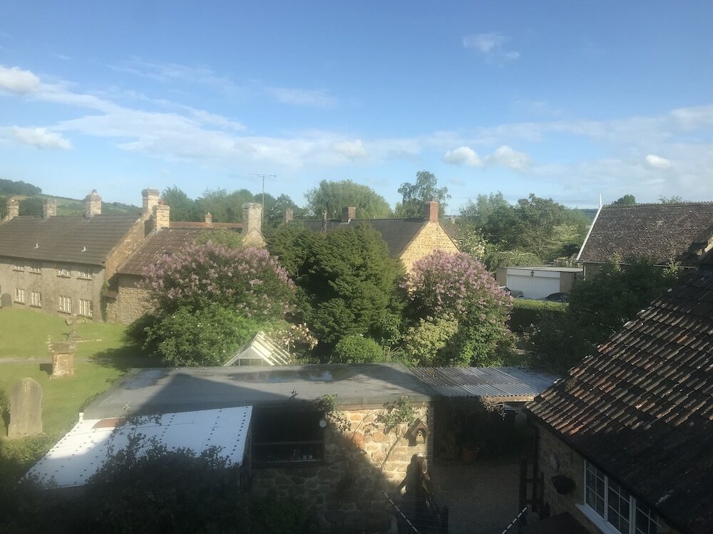 Фото The George Inn