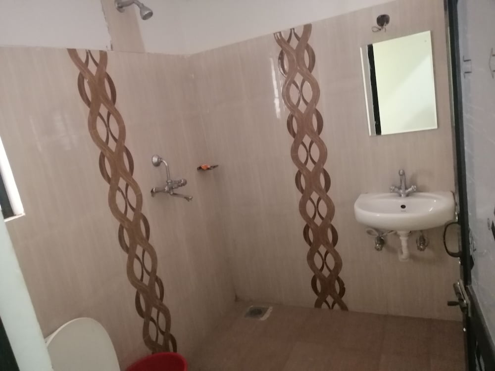 Фото Hotel Suramma