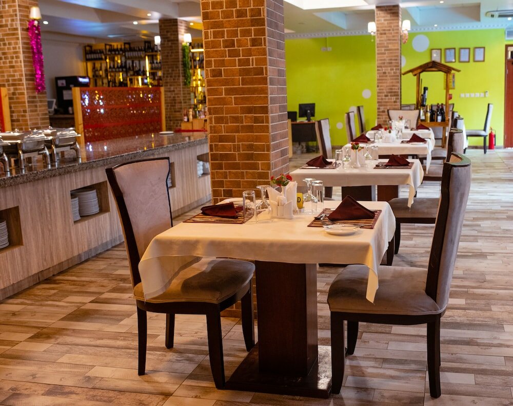 Фото Crismon Hotel