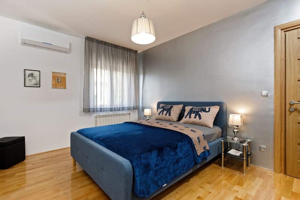 Фото Luxury beach apartment private parking