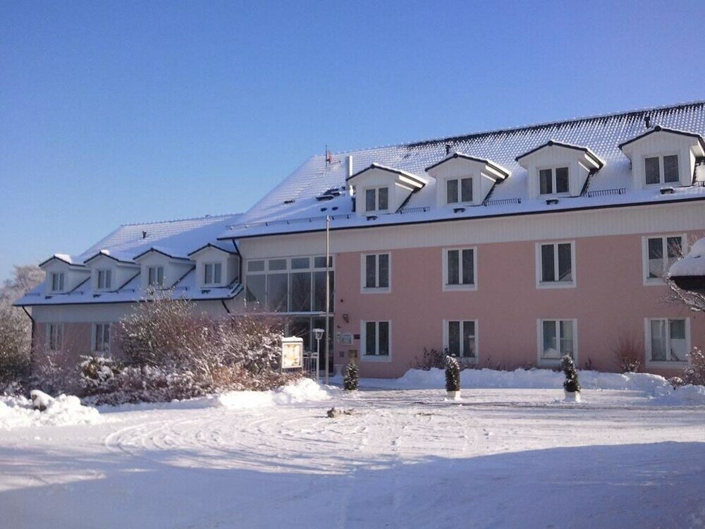 Фото Altmühlberg Hotel & Restaurant