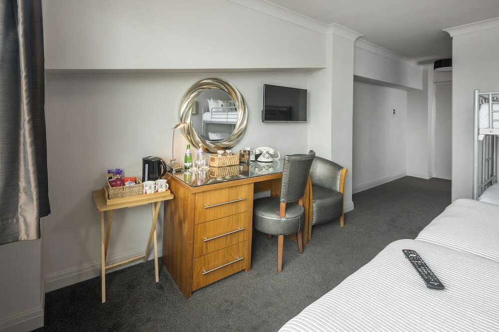 Фото Rags Hotel Bar & Restaurant