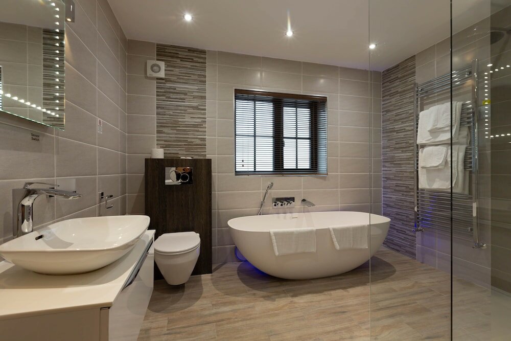 Фото The White Swan