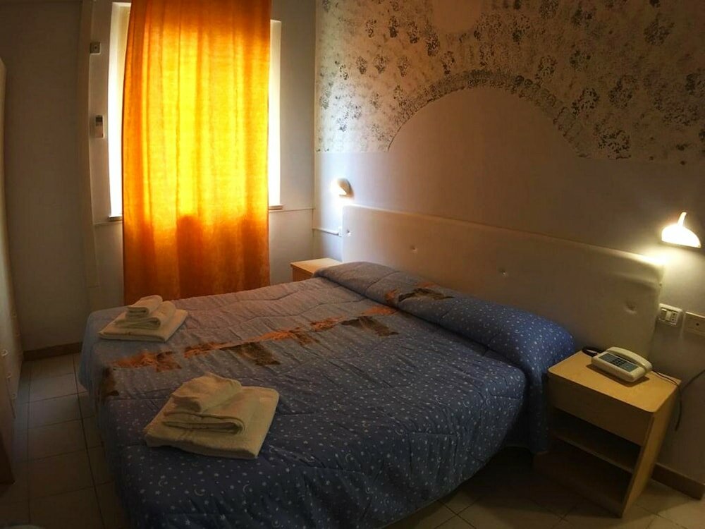 Фото Hotel Happy