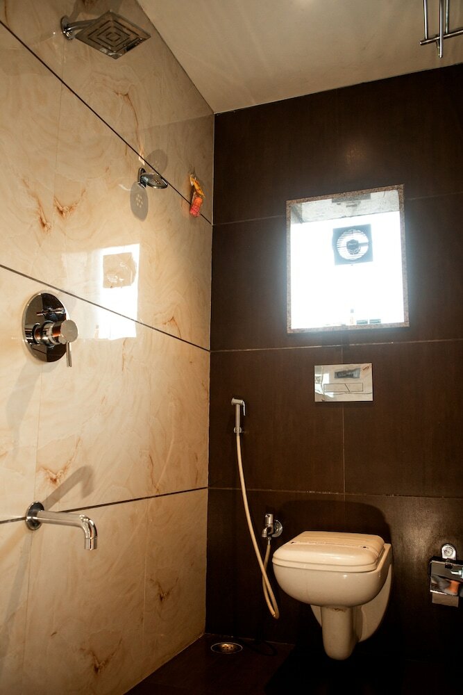 Фото Monarch Express