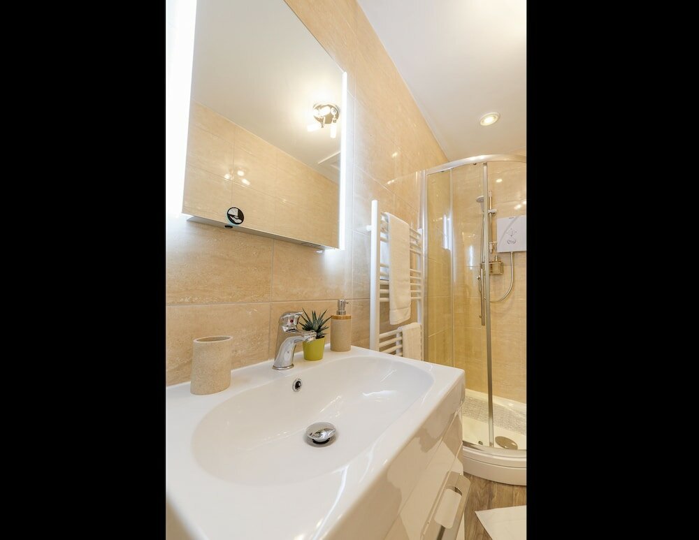 Фото Sea Road Apartments