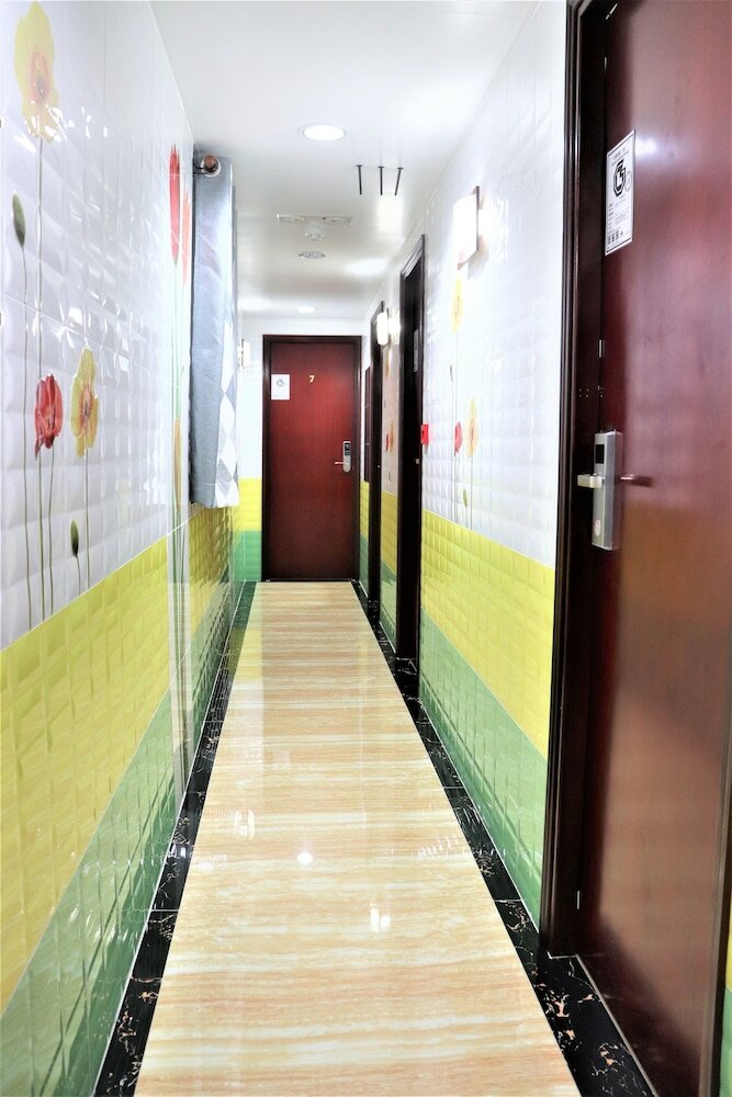 Фото Tom's Guest House