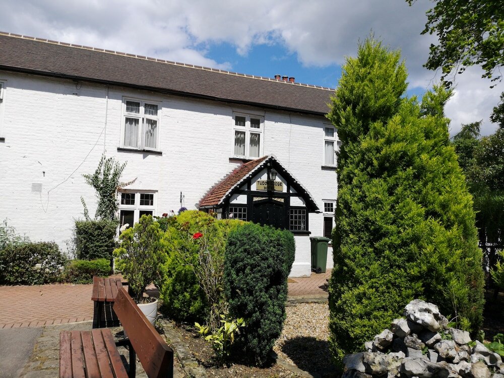 Фото The Tudor Hotel