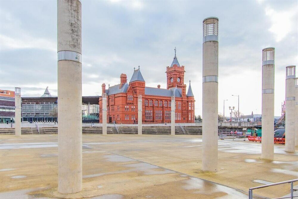 Фото 3 Bed Apartment - Mermaid Quay