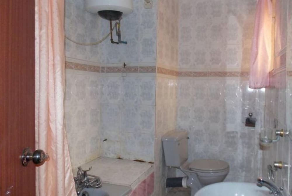 Фото Royal Paragon Hotel