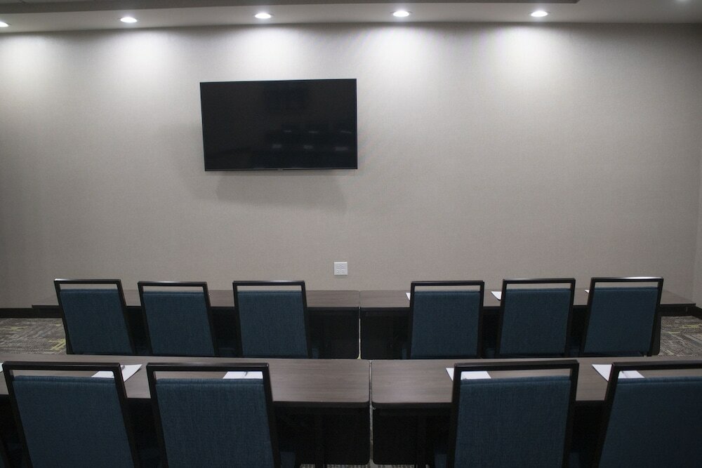 Фото Hampton Inn & Suites Portland West