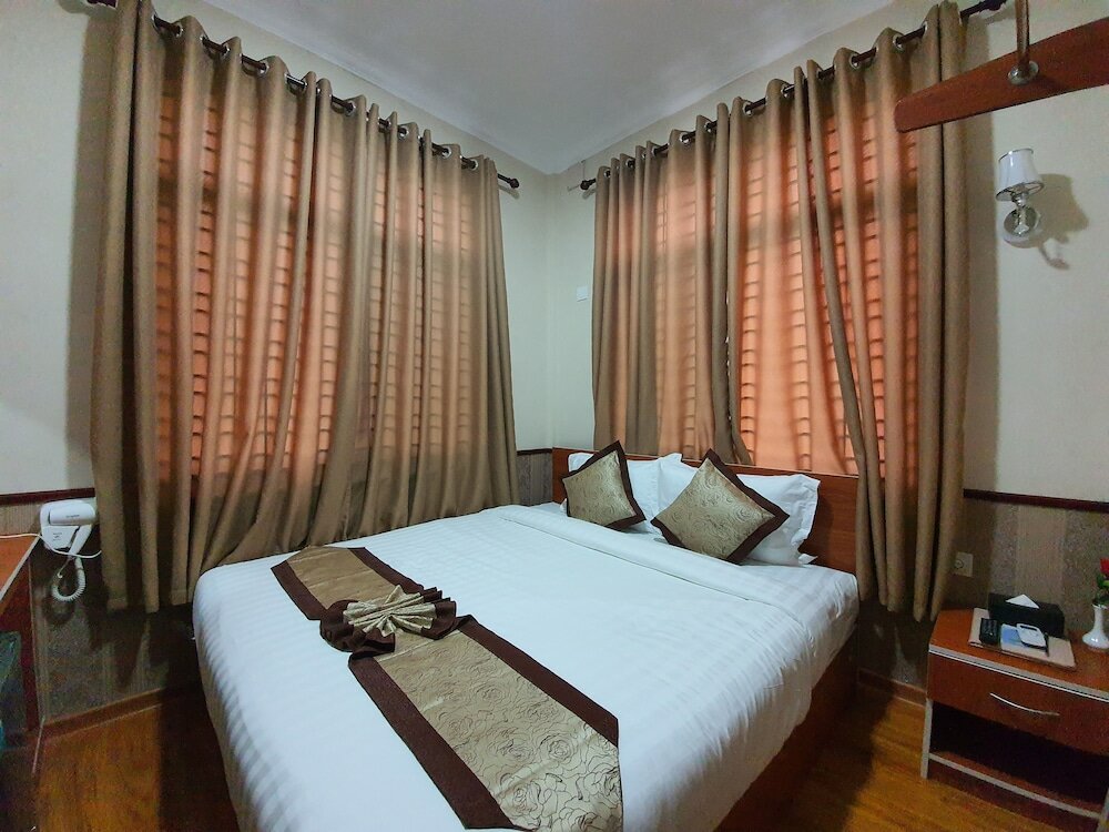 Фото Shwe Pe Ti Hotel