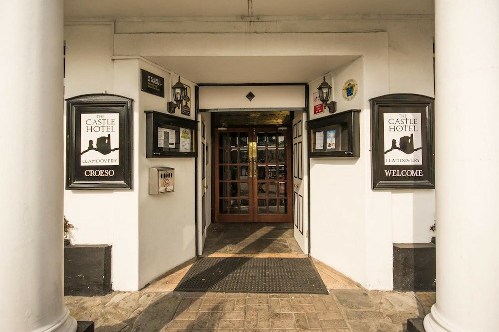 Фото The Castle Hotel