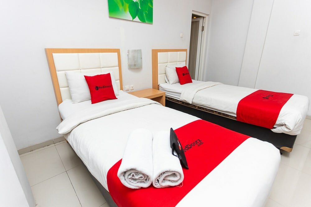 Фото RedDoorz Plus @ Idjen Boulevard Malang