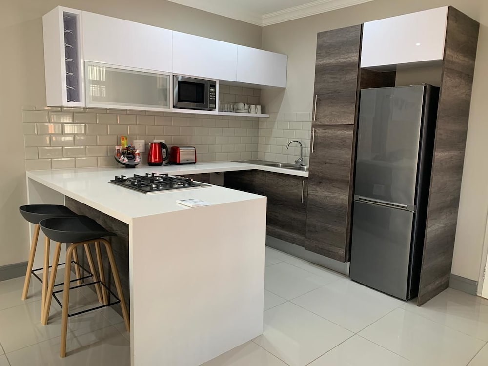 Фото Hotel@Hatfield Apartments