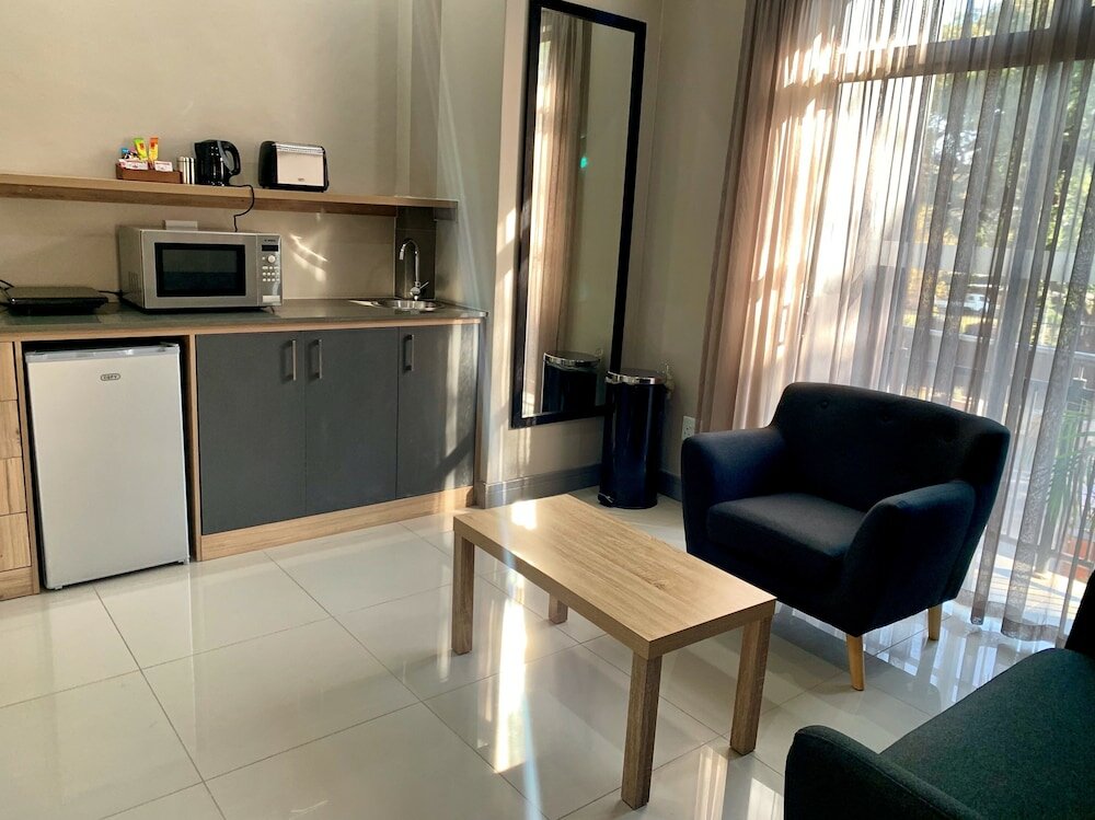 Фото Hotel@Hatfield Apartments