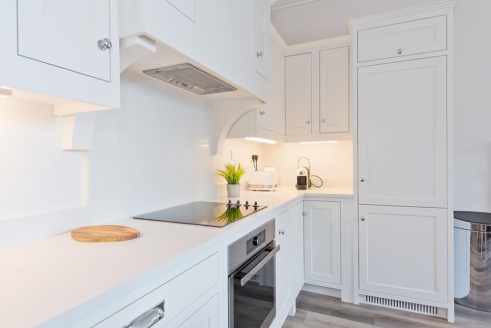 Фото Henrietta Suites City Centre