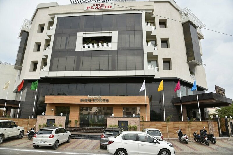Гостиница Hotel Placid в Аллахабаде