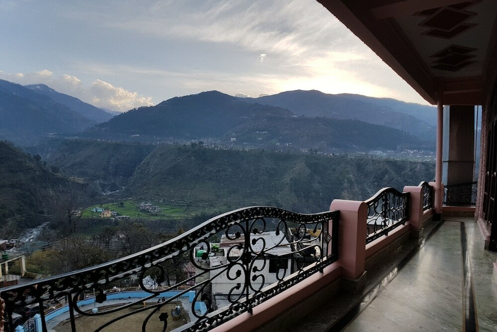 Фото Oyo 30576 Satyam Regency