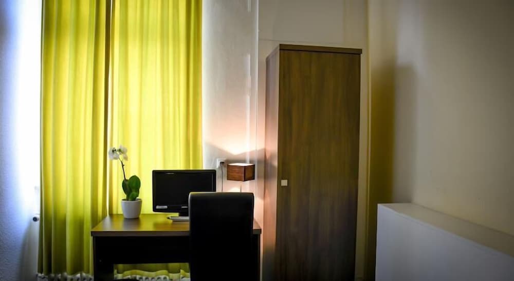 Фото Hotel Am Landeshaus