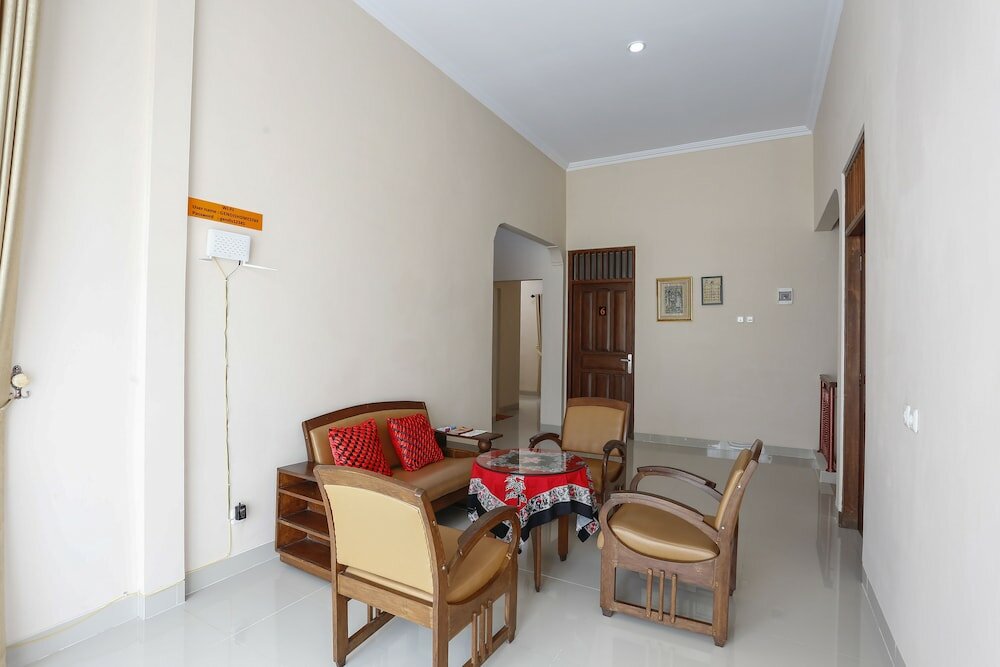 Фото RedDoorz @ Condong Catur 3